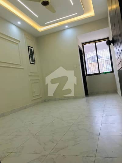 LUXURY 2 BEDROOM APARTMENT FOR SALE IN BUKHARI COMMERCIAL PRIME LOCATION