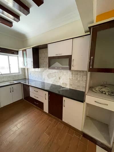 3 Bed DD Apartment For Rent In Bukhari Commercial | Lift & Car Parking