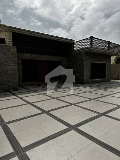 1000 Yards Bungalow 7 Bedrooms With Basement Phase 6