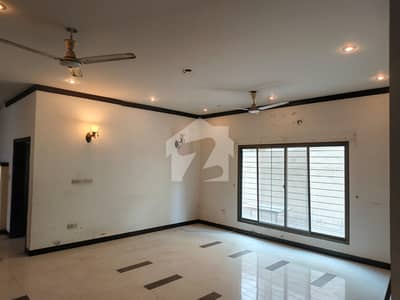 500 Yard Bungalow 5 Bedrooms Near CBC For Rent DHA Phase 6