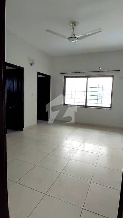 3 Bed Room Apartment Available For Sale in Askari 11 Lahore
