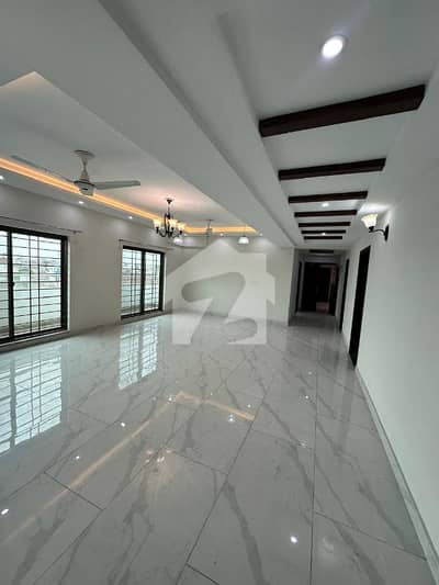 3 Floor 3 Bed Room Apartment Available For Sale in Askari 11 Lahore