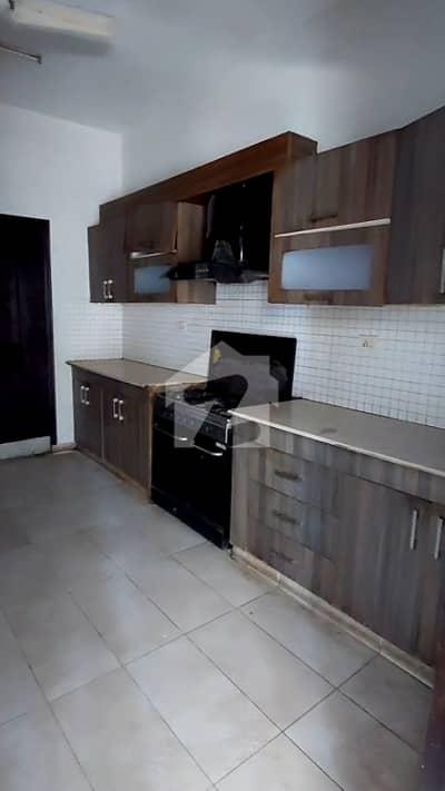3 Floor 3 Bed Room Apartment Available For Sale in Askari 11