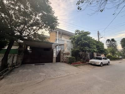 Chaklala Scheme 3 Old 600 Yard 7 Bedroom Villa For Sale