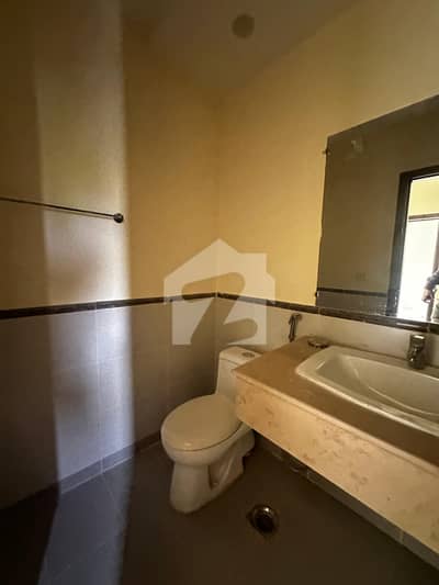 Luxury 1.5 Kanal House for Rent