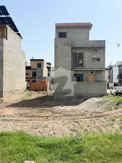 On Excellent Location 5 Marla Residential Plot available for sale in Park View City - Crystal Block