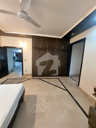 واپڈا سٹی فیصل آباد میں 3 کمروں کا 1 کنال بالائی پورشن 85.0 ہزار میں کرایہ پر دستیاب ہے۔ واپڈا سٹی فیصل آباد میں 3 کمروں کا 1 کنال بالائی پورشن 85.0 ہزار میں کرایہ پر دستیاب ہے۔