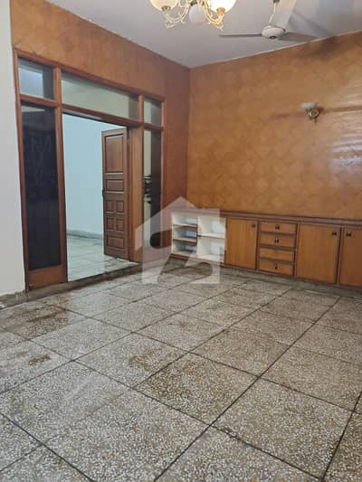 JOHAR TOWN PHASE 2 PORTION FOR RENT