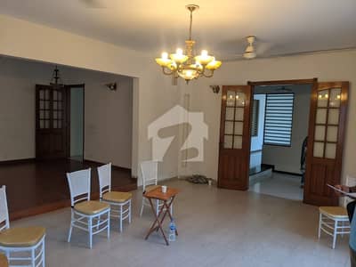ڈی ایچ اے فیز 2 ڈی ایچ اے ڈیفینس,کراچی میں 6 کمروں کا 2 کنال مکان 25.5 کروڑ میں برائے فروخت۔