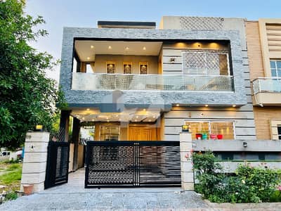 بحریہ ٹاؤن فیز 4 بحریہ ٹاؤن راولپنڈی,راولپنڈی میں 5 کمروں کا 10 مرلہ مکان 4.75 کروڑ میں برائے فروخت۔ بحریہ ٹاؤن فیز 4 بحریہ ٹاؤن راولپنڈی,راولپنڈی میں 5 کمروں کا 10 مرلہ مکان 4.75 کروڑ میں برائے فروخت۔