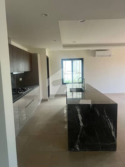 Luxury Brand New 1 Kanal Villa