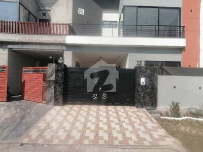 Prime Location House For Grabs In 5 Marla Multan