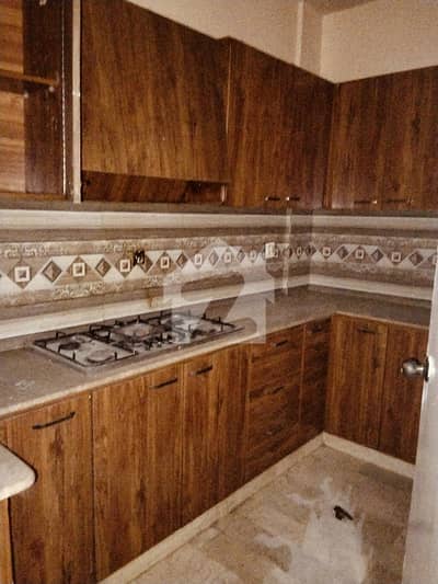 Flat Sized 1200 Square Feet In Clifton - Block 9