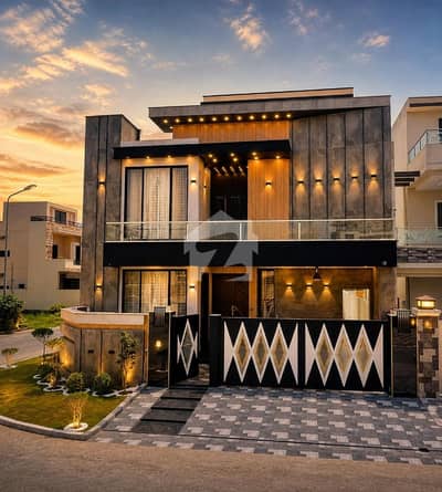 THIS HOUSE FOR SALE IN DC COLONY GUJRANWALA MAHRAAN BLOCK CORNER BRAND NEW HOUSE GOOD LOCATION NEAR BY MOSQUE AND MARKET