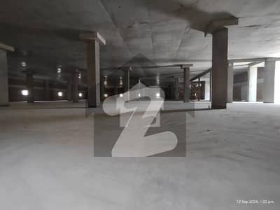 ویسٹ وارف کراچی میں 11 کمروں کا 7 کنال عمارت 35.0 لاکھ میں کرایہ پر دستیاب ہے۔