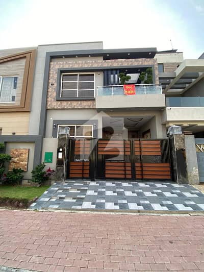 5 Marla Beautiful House For Sale Bahria Town Lahore