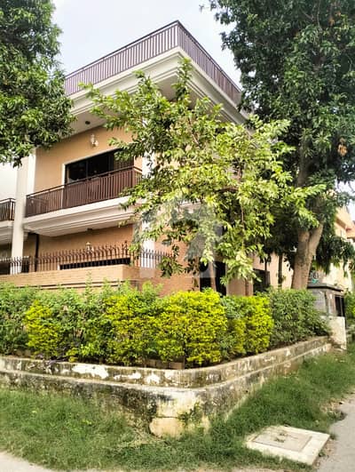 جی ۔ 11 اسلام آباد میں 3 کمروں کا 7 مرلہ مکان 5.65 کروڑ میں برائے فروخت۔
