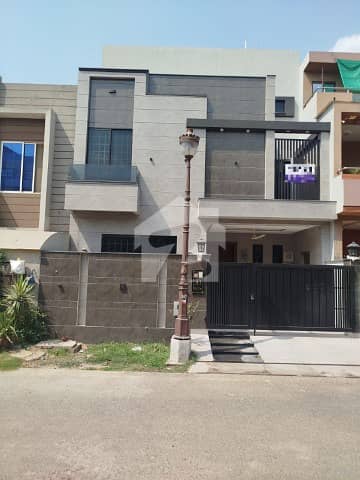 7 Marla Brand New House For Sale In Lake City Sector M7a