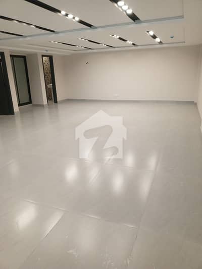 8 Marla Commercial Floor Rent DHA Phase 6 Lahore