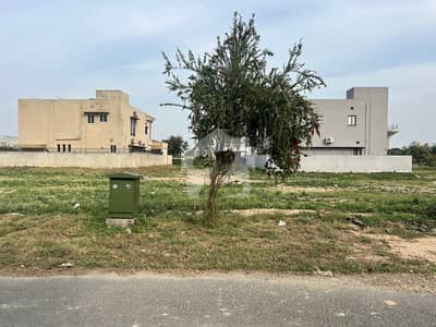 1 Kanal Pair Plot For Sale in DHA Phase 8 Block U Plot No 694+695 Prime Location