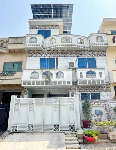 4 Marla Well Maintained House For Sale in G-13 Islamabad