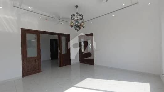 Elegant 1 Kanal Family House for Rent in DHA Phase 5 | Near Commercial Market