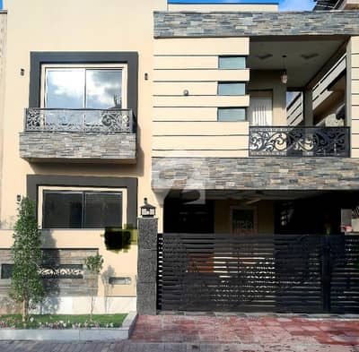 بحریہ ٹاؤن فیز 4 بحریہ ٹاؤن راولپنڈی,راولپنڈی میں 5 کمروں کا 10 مرلہ مکان 1.5 لاکھ میں کرایہ پر دستیاب ہے۔ بحریہ ٹاؤن فیز 4 بحریہ ٹاؤن راولپنڈی,راولپنڈی میں 5 کمروں کا 10 مرلہ مکان 1.5 لاکھ میں کرایہ پر دستیاب ہے۔