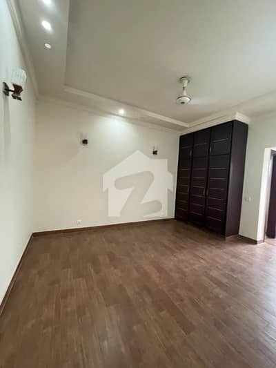 10 Marla Used House For Sale In G-13 Islamabad