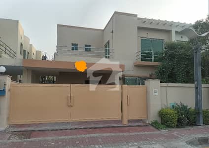 12 Marla Safari Villas 3 For Rent In Bahria Town Rawalpindi.