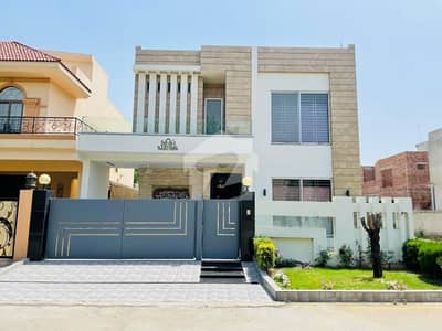 Used But Good Condition 10 Marla House in DHA Phase 3