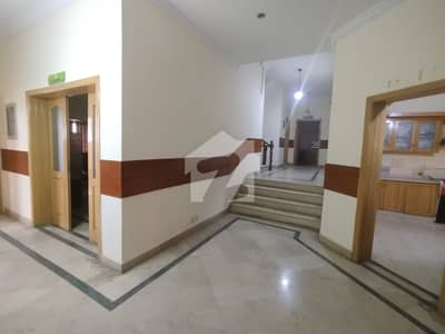 ای ۔ 11/3 ای ۔ 11,اسلام آباد میں 10 کمروں کا 1 کنال مکان 20.0 کروڑ میں برائے فروخت۔ ای ۔ 11/3 ای ۔ 11,اسلام آباد میں 10 کمروں کا 1 کنال مکان 20.0 کروڑ میں برائے فروخت۔