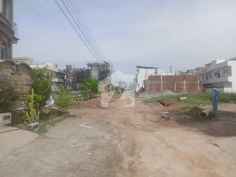 PLOT AVAILABLE FOR SALE IN I 11 PLOT AVAILABLE FOR SALE IN I 11