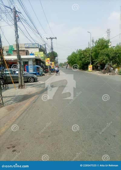 کالج روڈ لاہور میں 5 کمروں کا 2 کنال عمارت 18.0 کروڑ میں برائے فروخت۔