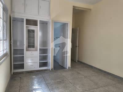 1 KANAL LOWER PORTION AVAILABLE FOR RENT IN I-8