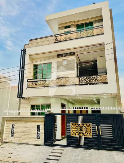 آئی ۔ 11 اسلام آباد میں 4 کمروں کا 6 مرلہ مکان 4.45 کروڑ میں برائے فروخت۔