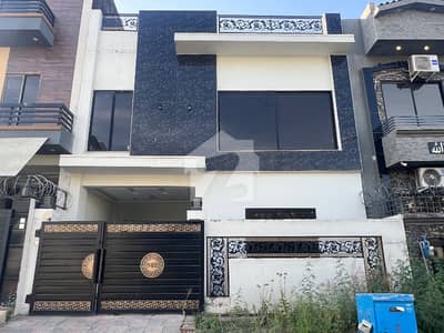 فیصل ٹاؤن فیز 1 فیصل ٹاؤن - ایف ۔ 18,اسلام آباد میں 5 کمروں کا 5 مرلہ مکان 2.5 کروڑ میں برائے فروخت۔ فیصل ٹاؤن فیز 1 فیصل ٹاؤن - ایف ۔ 18,اسلام آباد میں 5 کمروں کا 5 مرلہ مکان 2.5 کروڑ میں برائے فروخت۔