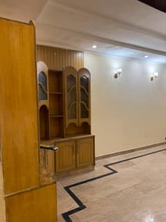 10 Marla Vip Lower Portion Available For Rent
