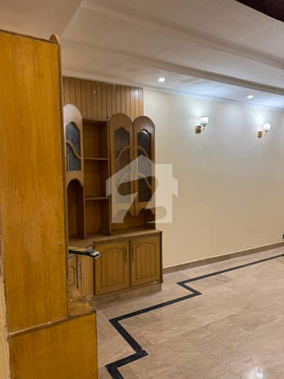 10 Marla Vip Lower Portion Available For Rent