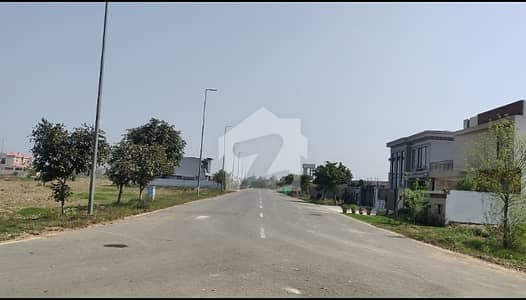 Block E 1 Kanal Near To Commercial Are Main Bolivar Back Plot For Sale