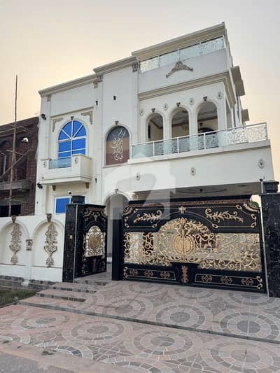 رئیل پام سٹی ایمن آباد موڑ,گوجرانوالہ میں 5 کمروں کا 10 مرلہ مکان 3.25 کروڑ میں برائے فروخت۔