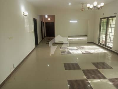 12 MARLA 4 BED ROOM APARTMENT FOR RENT BEST LOCATION AND OPEN VIEW