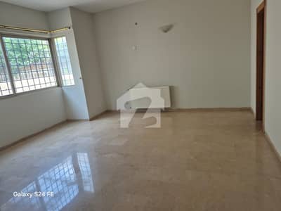 HOUSE FOR SALE SECTOR F 10 SIZE TWO KANAL 1022 SQ YARD