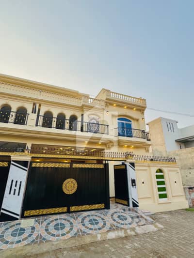 بوسان روڈ ملتان میں 5 کمروں کا 8 مرلہ مکان 2.1 کروڑ میں برائے فروخت۔ بوسان روڈ ملتان میں 5 کمروں کا 8 مرلہ مکان 2.1 کروڑ میں برائے فروخت۔