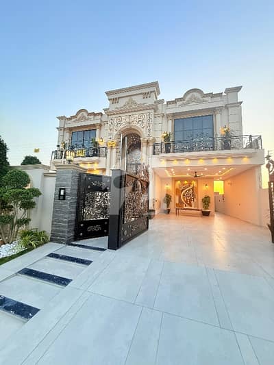 Royal Orchard, Multan.   20 Marla house for sale