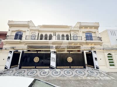 بوسان روڈ ملتان میں 5 کمروں کا 8 مرلہ مکان 2.25 کروڑ میں برائے فروخت۔ بوسان روڈ ملتان میں 5 کمروں کا 8 مرلہ مکان 2.25 کروڑ میں برائے فروخت۔