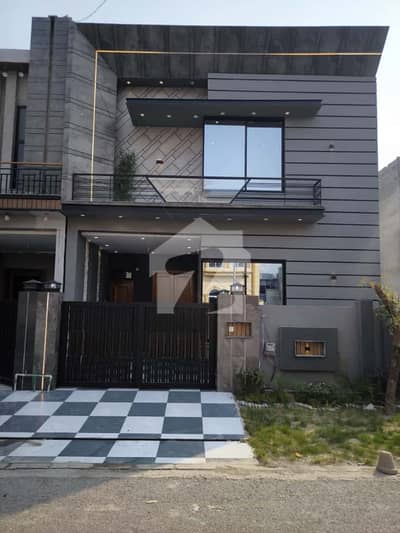 5 Marla Modern Elevation House For Sale!! Near To Park