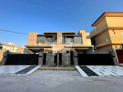 10 Marla Ultra-Modern Luxury Double Storey Pair House For Sale   Model Town, Multan Prime & Peaceful Location