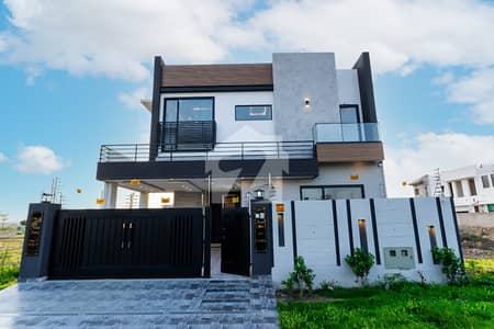 10 Marla Beautiful Full Basement House For Sale In DHA Lahore