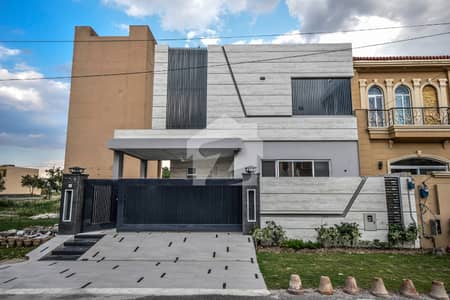 10-Marla Luxury Designed House for Sale 4 Bedroom Family Home 10-Marla Luxury Designed House for Sale 4 Bedroom Family Home