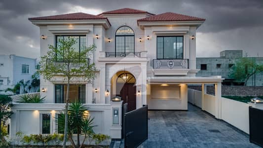 Hot Property Alert | Beautiful 1-Kanal House In Prime Location